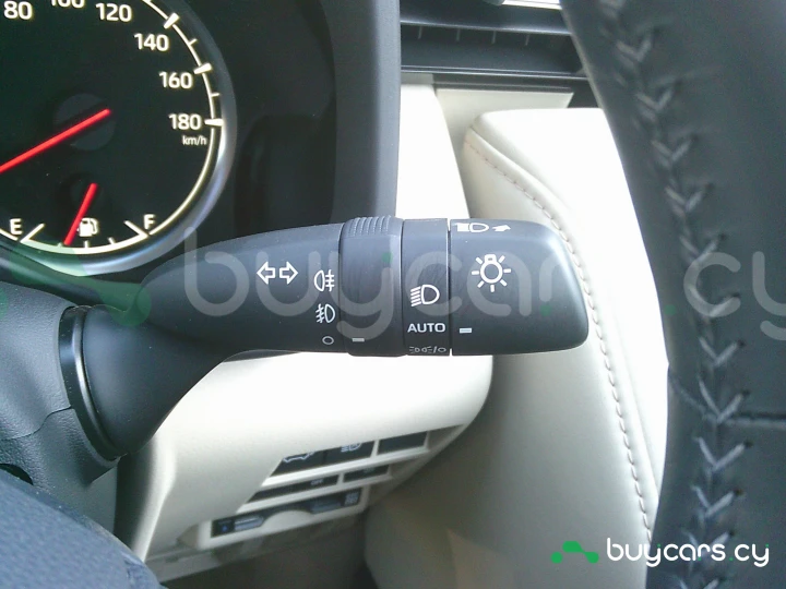 Toyota Land Cruiser Белый