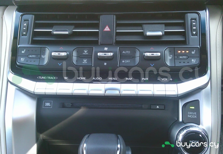 Toyota Land Cruiser Белый