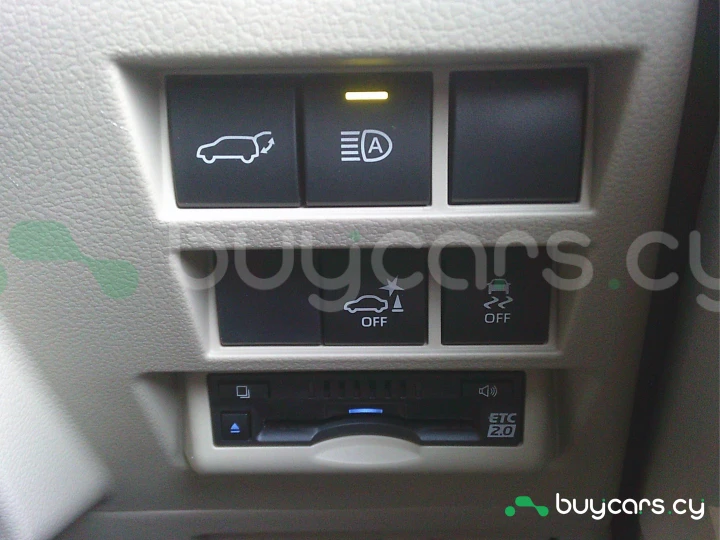 Toyota Land Cruiser Белый