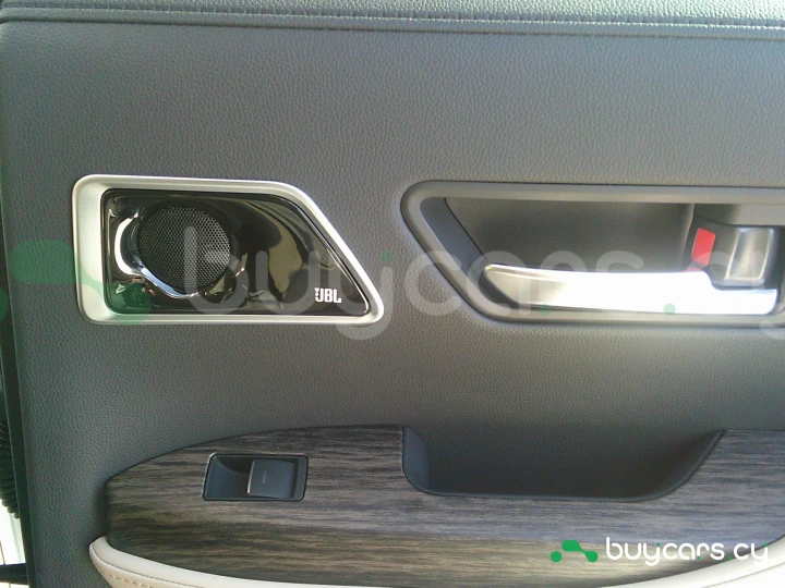 Toyota Land Cruiser Белый