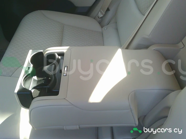 Toyota Land Cruiser Белый