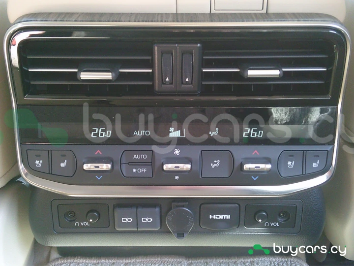 Toyota Land Cruiser Белый