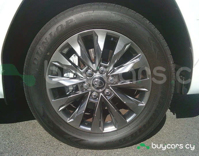 Toyota Land Cruiser Белый