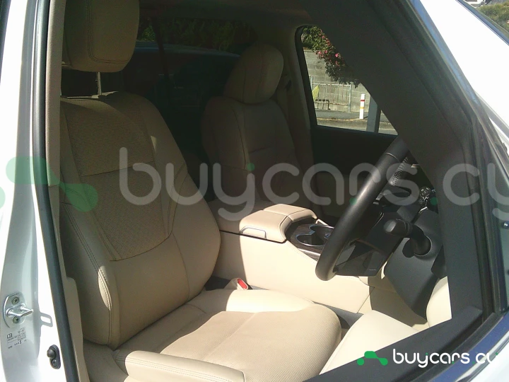 Toyota Land Cruiser Белый