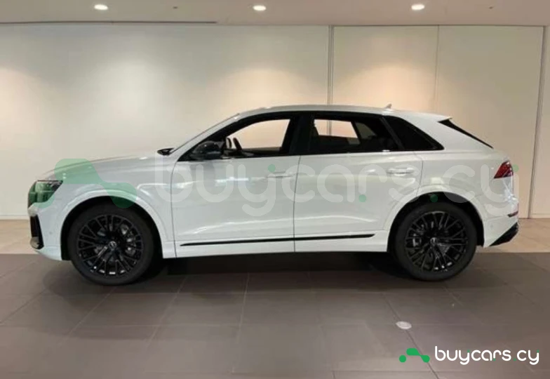 Audi Q8 Белый