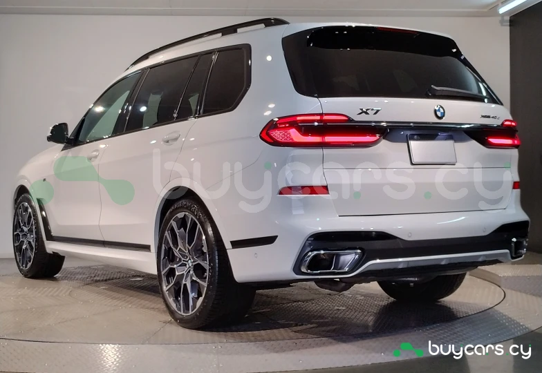 BMW X7 White