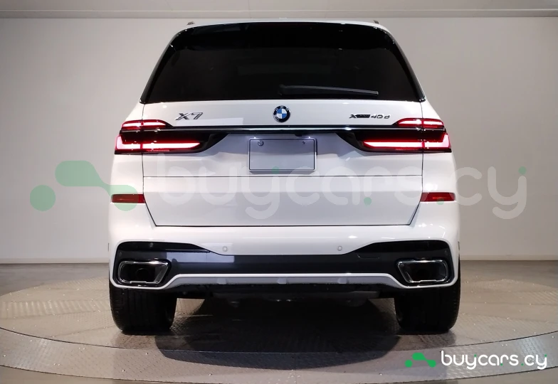 BMW X7 White