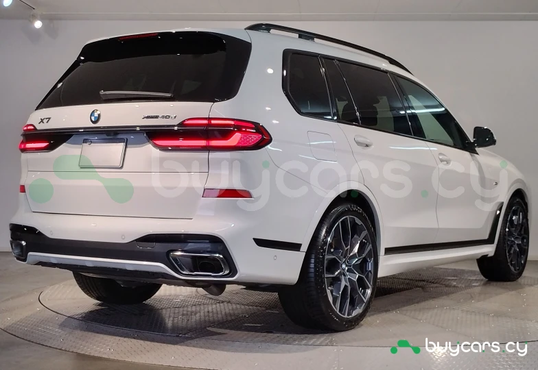 BMW X7 White