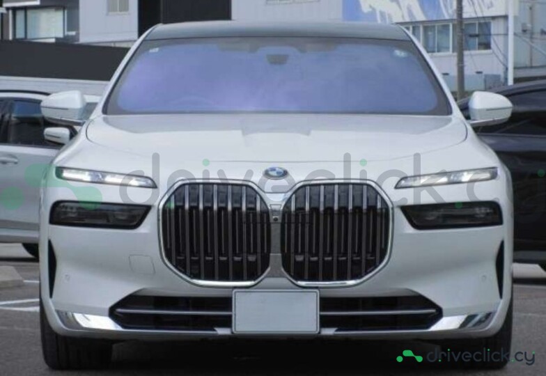 BMW 7 series White