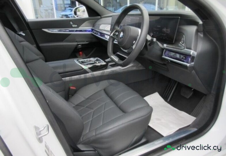 BMW 7 series White