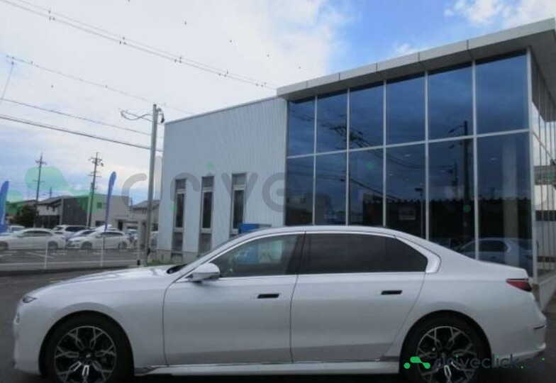 BMW 7 series White