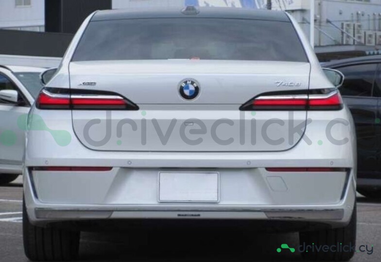 BMW 7 series White