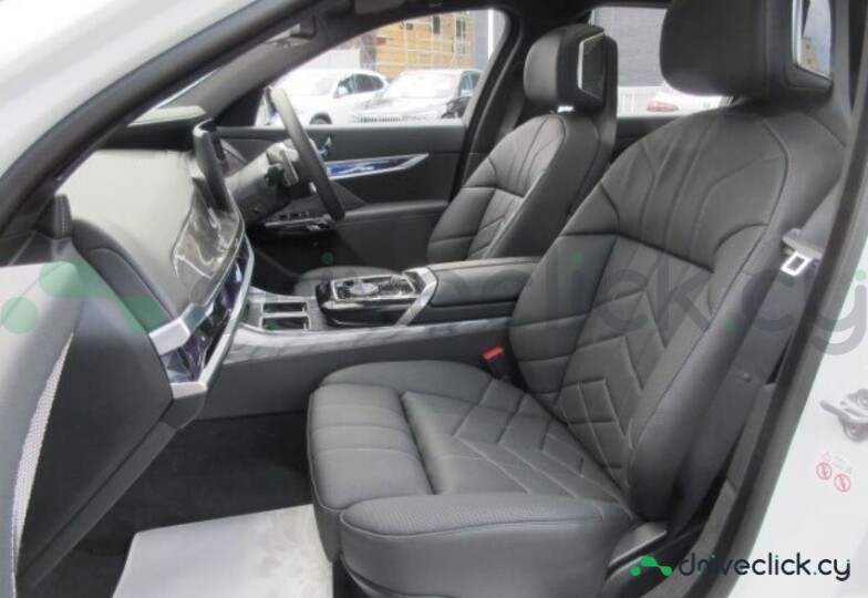 BMW 7 series White