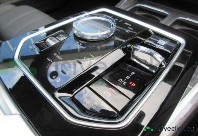 BMW 7 series White