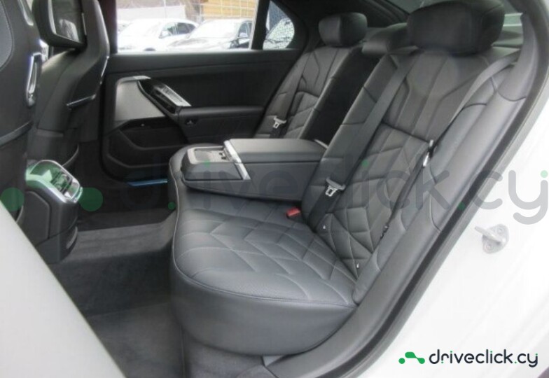 BMW 7 series White