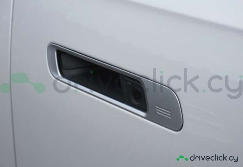 BMW 7 series White