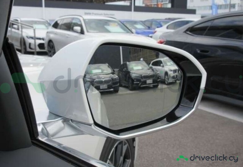 BMW 7 series White