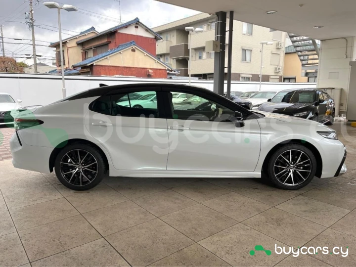 Toyota Camry White