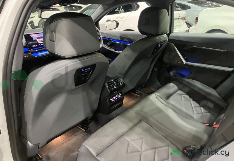 BMW i5 White