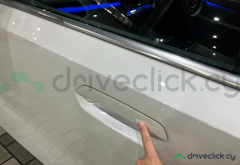 BMW i5 White