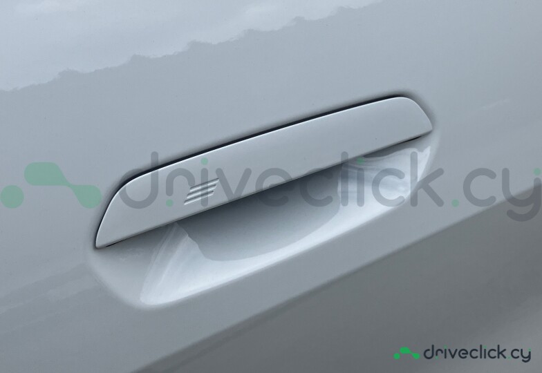 BMW i4 White