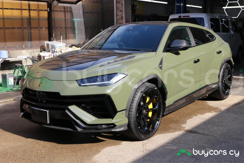 Lamborghini Urus Зеленый