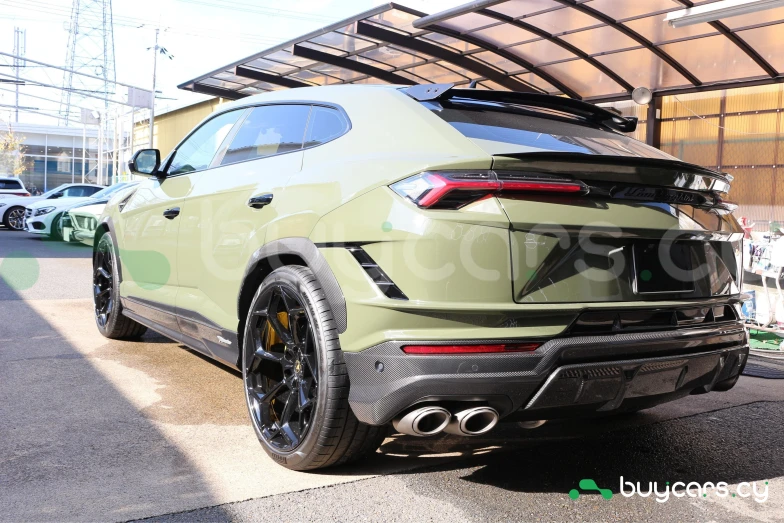 Lamborghini Urus Зеленый