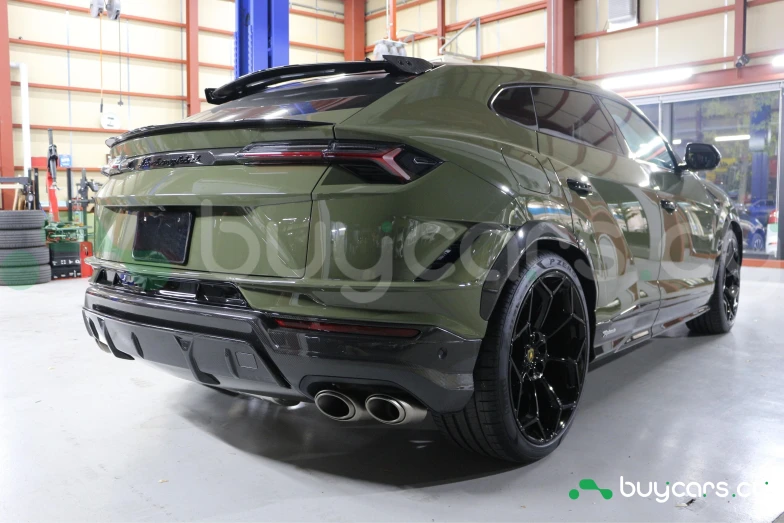 Lamborghini Urus Зеленый
