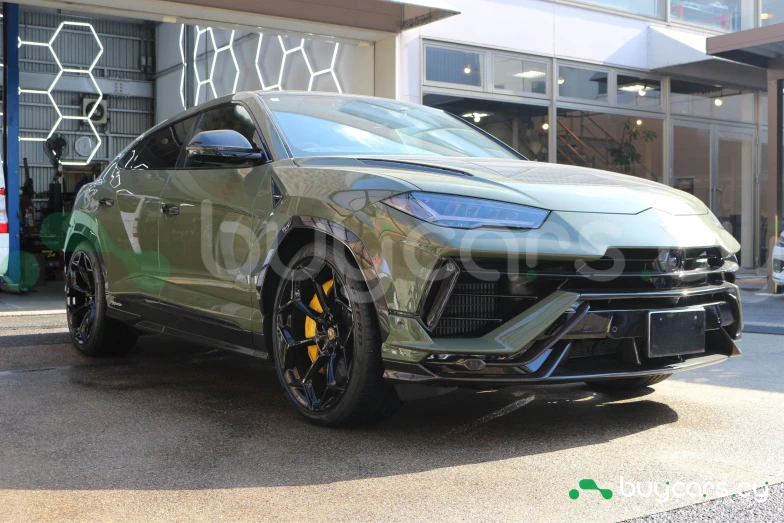 Lamborghini Urus Зеленый
