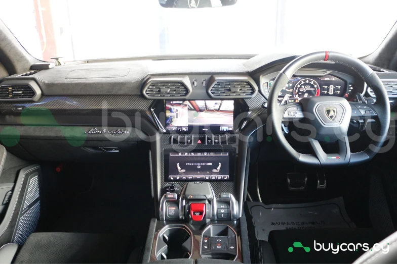 Lamborghini Urus Зеленый