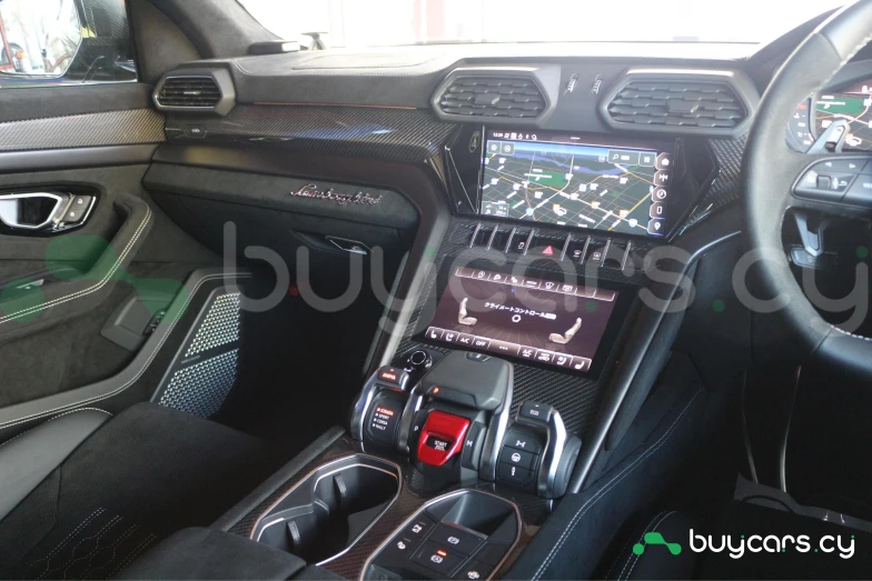 Lamborghini Urus Зеленый