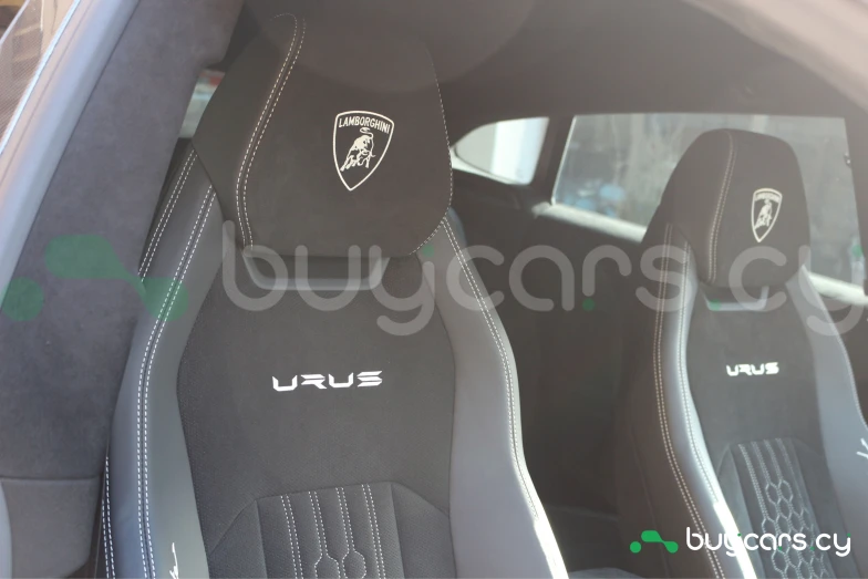 Lamborghini Urus Зеленый