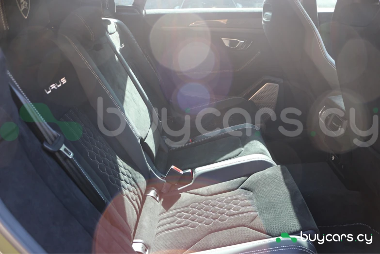 Lamborghini Urus Зеленый