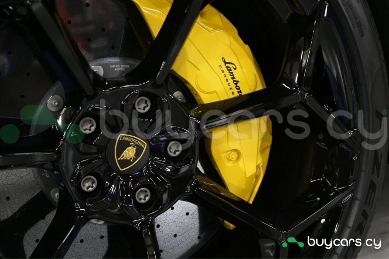 Lamborghini Urus Зеленый