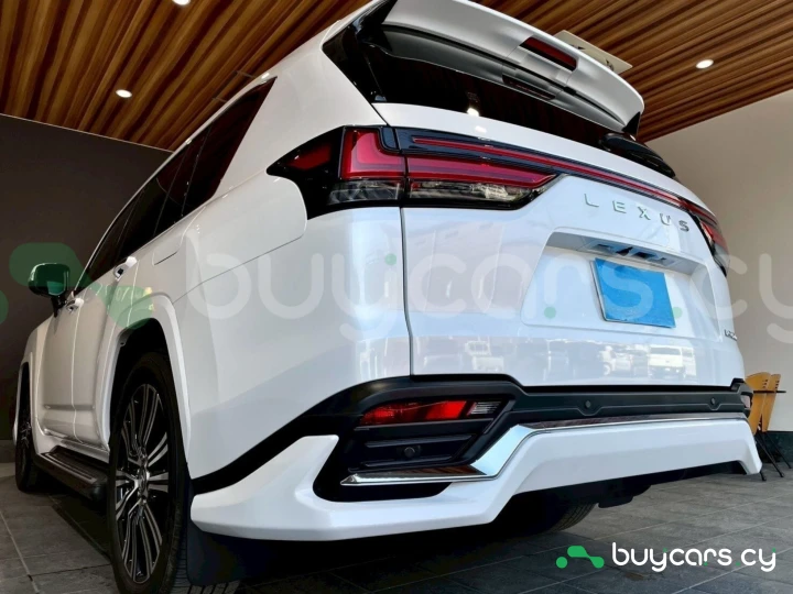 Lexus LX Белый