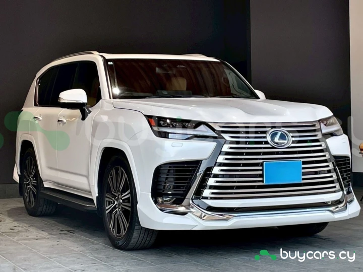 Lexus LX Белый