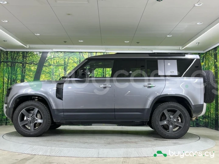 Land Rover Defender Серый