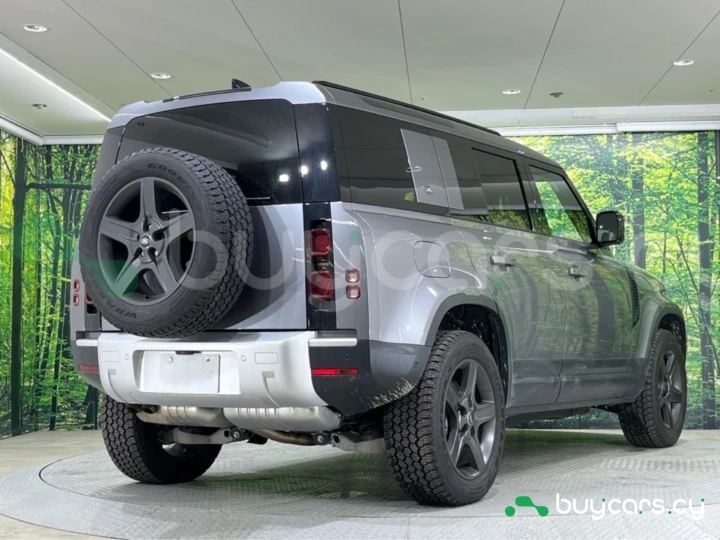 Land Rover Defender Серый