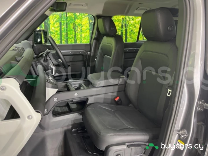Land Rover Defender Серый