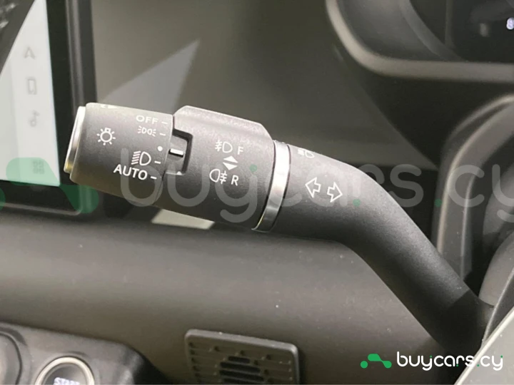 Land Rover Defender Серый