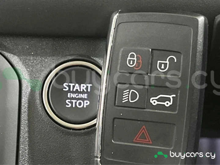 Land Rover Defender Серый