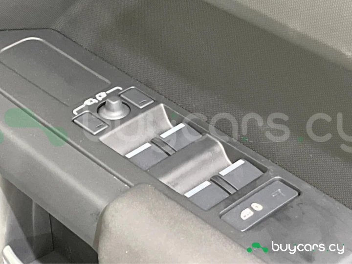 Land Rover Defender Серый