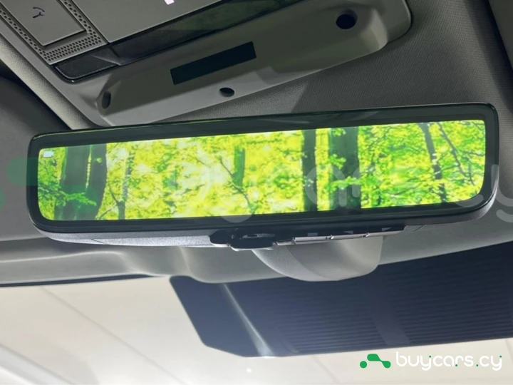 Land Rover Defender Серый