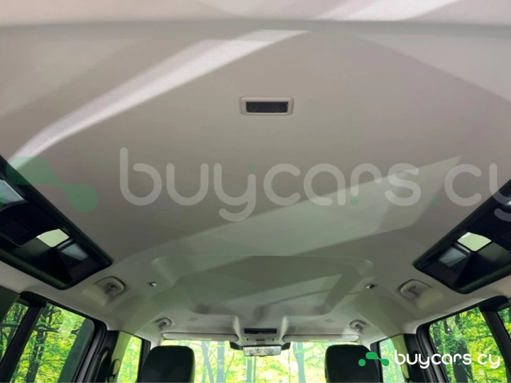 Land Rover Defender Серый