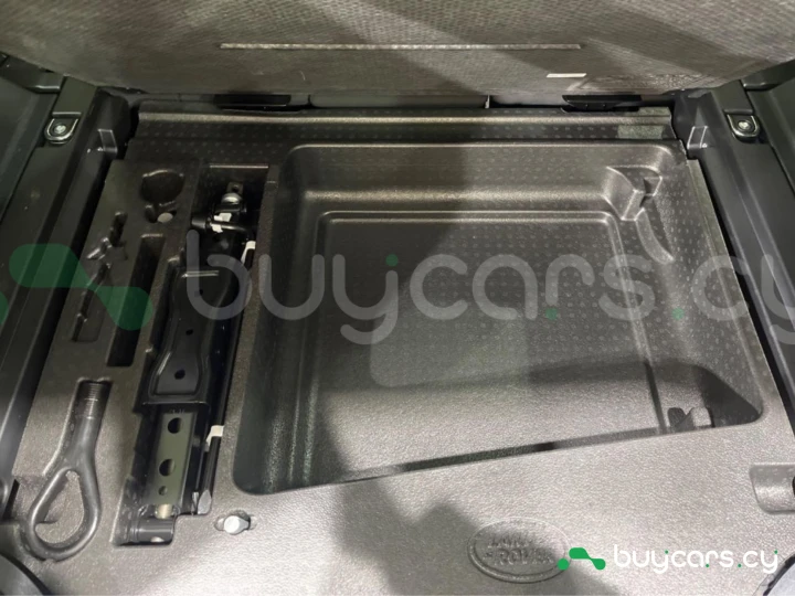 Land Rover Defender Серый