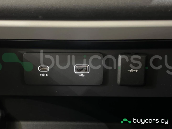 Land Rover Defender Серый