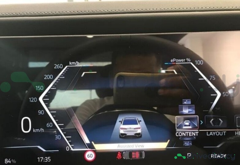 BMW i7 White