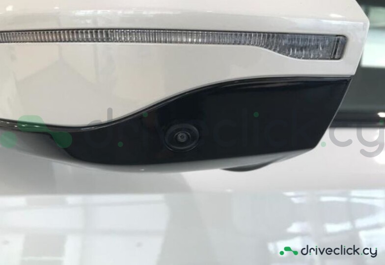 BMW i7 White