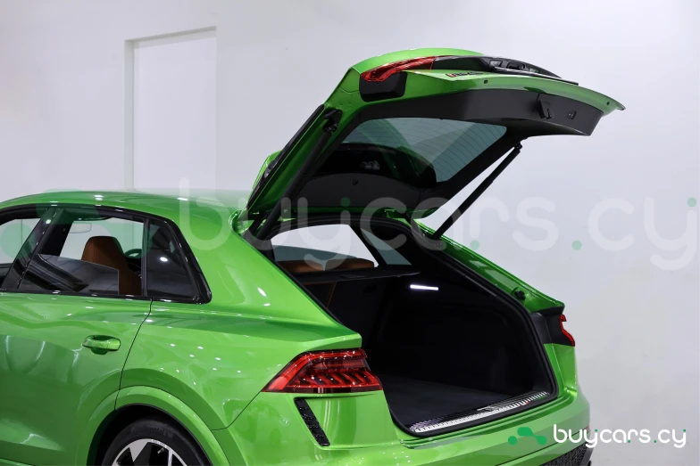 Audi RS Q8 Green