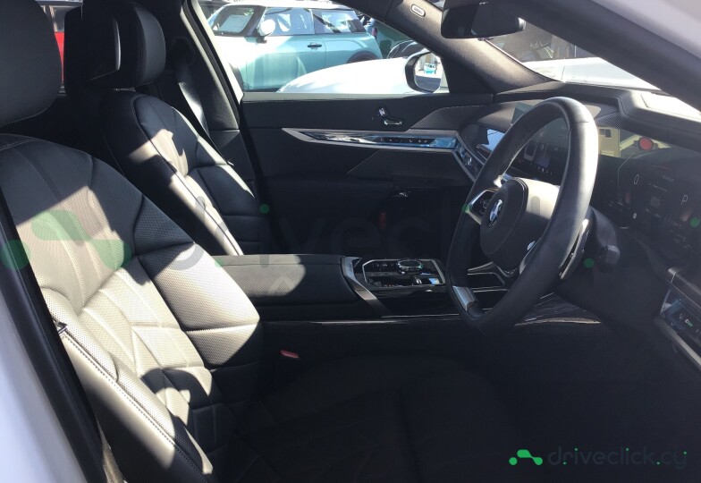 BMW 7 series White